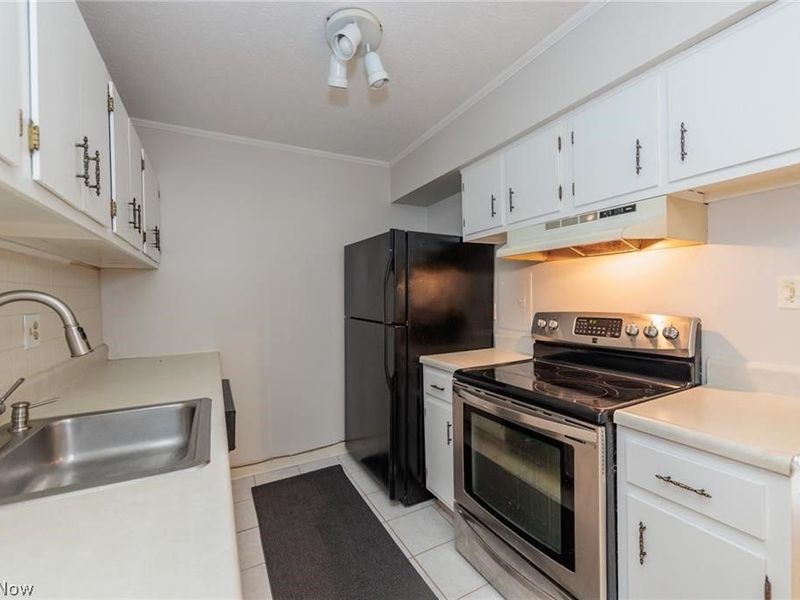 16480 Heather Lane, Unit 303, Middleburg Heights, OH 44130 Photo 19