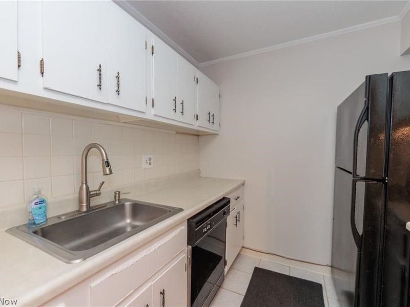16480 Heather Lane, Unit 303, Middleburg Heights, OH 44130 Photo 22
