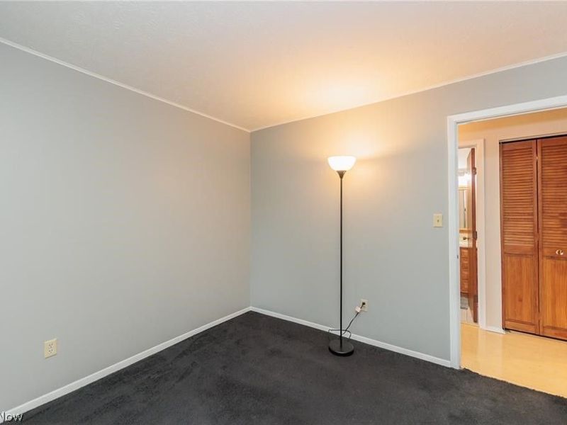 16480 Heather Lane, Unit 303, Middleburg Heights, OH 44130 Photo 32
