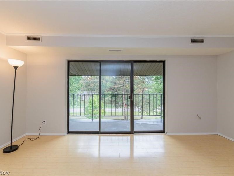 16480 Heather Lane, Unit 303, Middleburg Heights, OH 44130 Photo 6