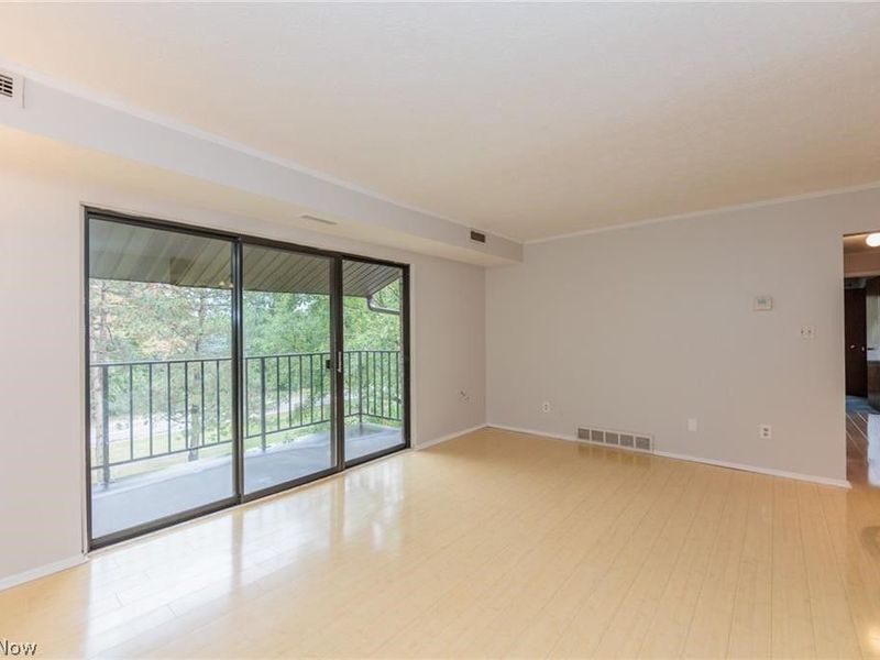 16480 Heather Lane, Unit 303, Middleburg Heights, OH 44130 Photo 7