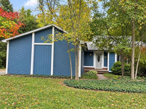 3255 Mc Cluskey Drive, Pinckney, MI 48169