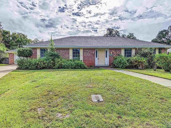 1085 Farmington, Pensacola, FL 32504
