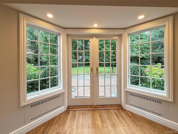 2 Saint Marks Place, Cold Spring Harbor, NY 11724