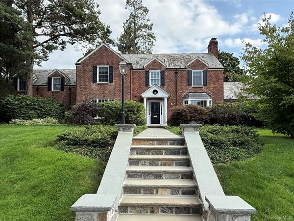 2 Saint Marks , Cold Spring Harbor, NY 11724