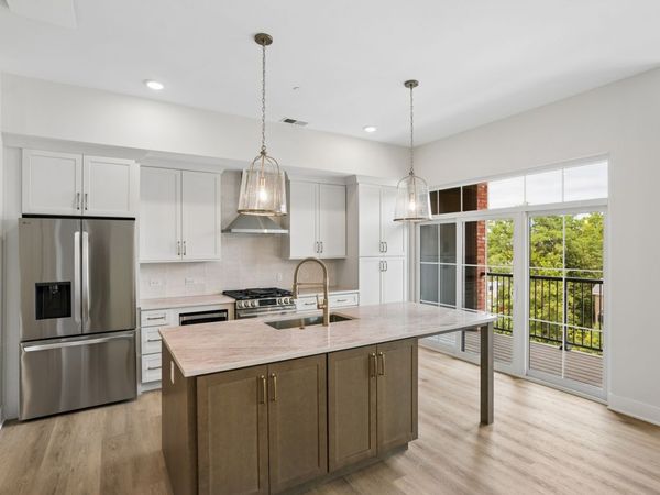 128 E State Street , Unit 207, Geneva, IL 60134