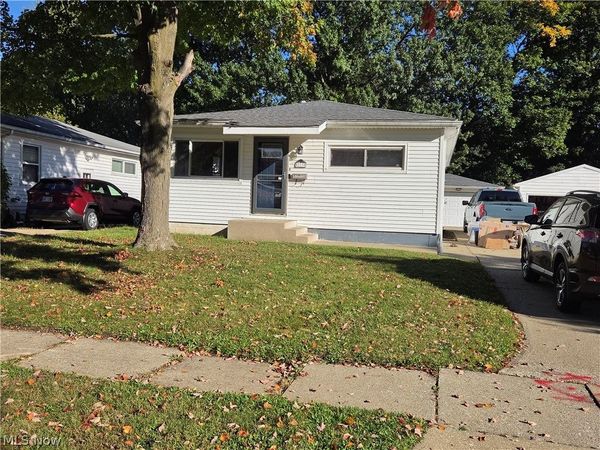 113 Hollywood Avenue , Cuyahoga Falls, OH 44221