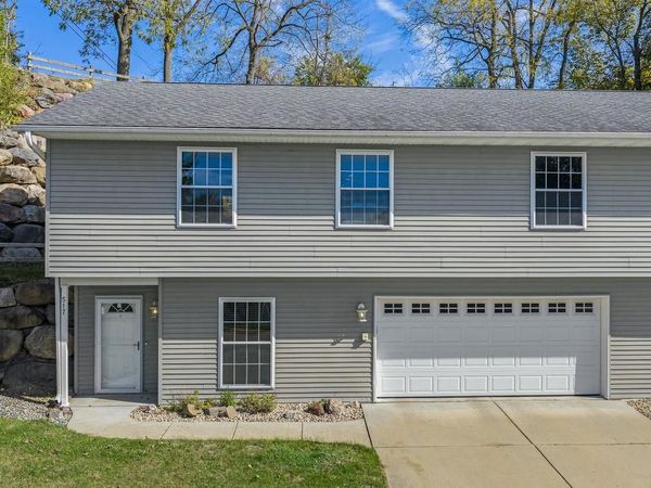517 Vine Street, Baraboo, WI 53913