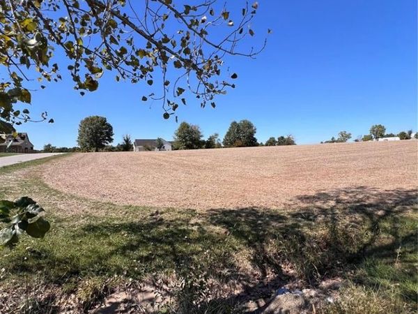 141 Michaelangelo Dr, Moscow Mills, MO 63362