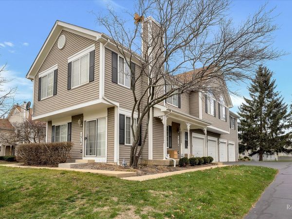 1312 Sandhurst Lane, Unit 1312, South Elgin, IL 60177