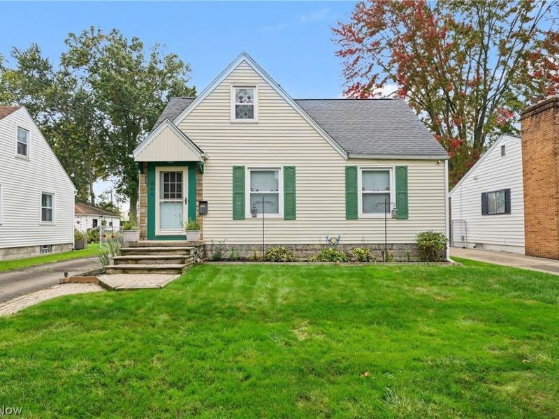 644 Meadowbrook Avenue SE, Warren, OH 44484 Photo 1