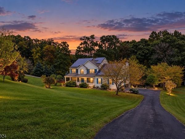 18 Cornerstone Dr, Allamuchy, NJ 07840