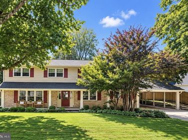 8513 BROWNING COURT, ANNANDALE, VA 22003