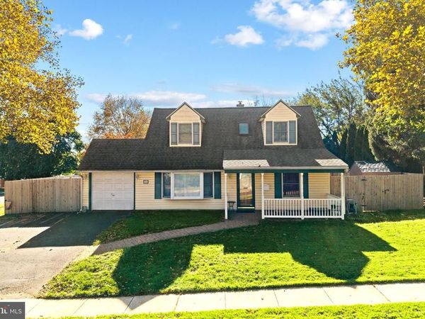 54 QUARTER TURN ROAD W , LEVITTOWN, PA 19057