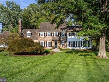 15 RABBIT RUN ROAD, MALVERN, PA 19355