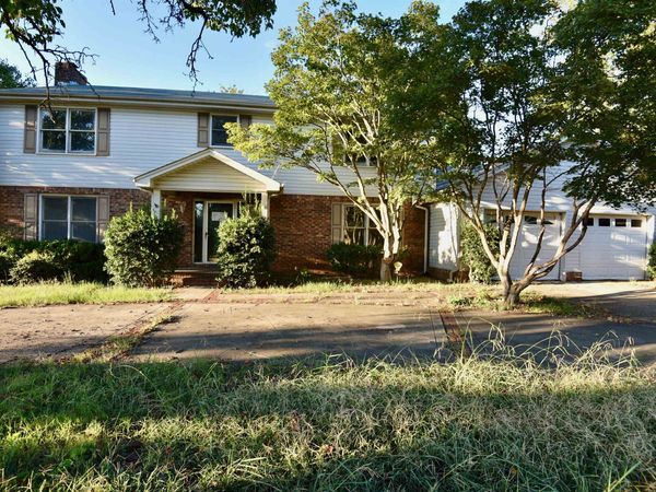2301 Marietta Ave, Muscle Shoals, AL 35661