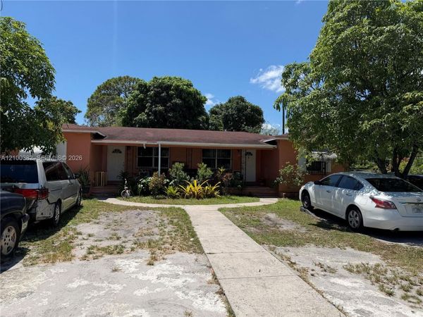 126 NW 118th St , Miami, FL 33168