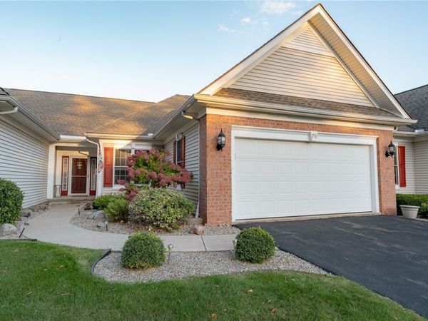 75 Ashbrook Circle , Webster, NY 14580