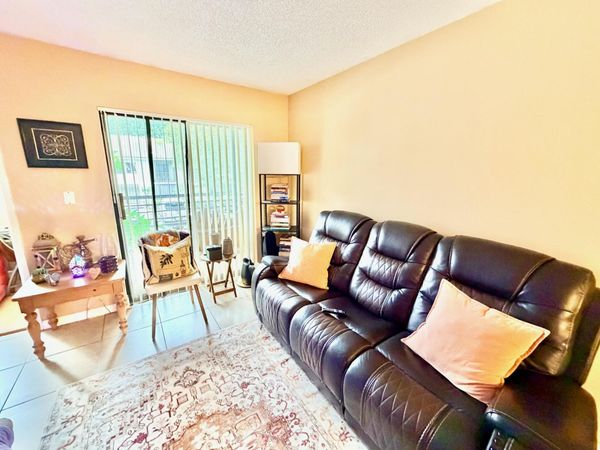 511 Gardens Drive, Unit 203, Pompano Beach, FL 33069