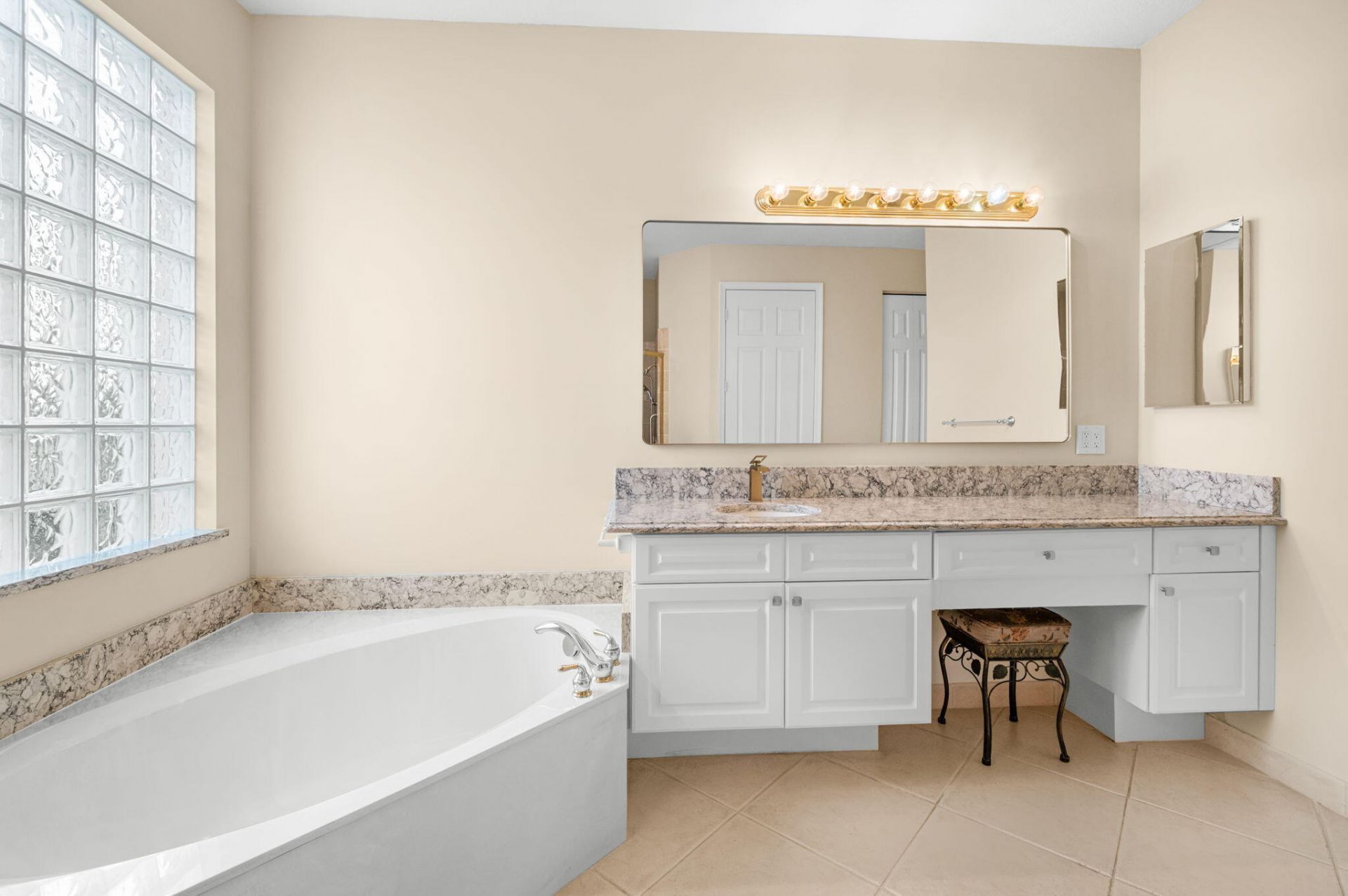 483 NW Blue Lake Drive, Port Saint Lucie, FL 34986 Photo