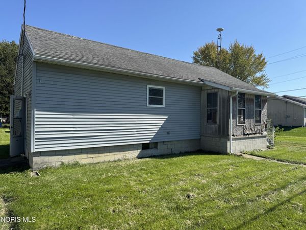 912 S Perry Street , Napoleon, OH 43545