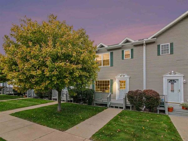 827 Arlington Ave, Unit 11, Petoskey, MI 49770
