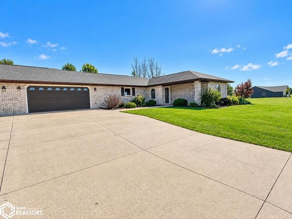 904 S 5th Street, Wapello, IA 52653