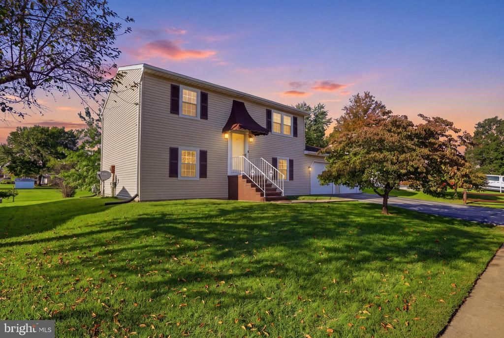 2343 HEATHER ROAD, YORK, PA 17408