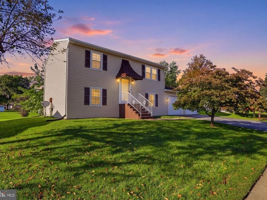 2343 Heather Road, York, PA 17408 Main Photo