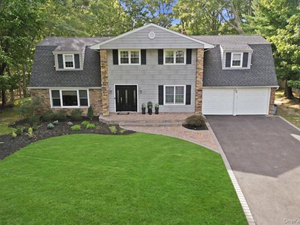 8 Philson Court, Commack, NY 11725
