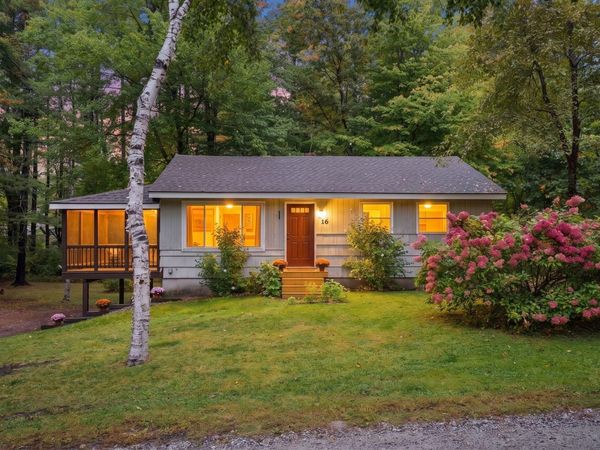 16 Hideaway Lane, Falmouth, ME 04105