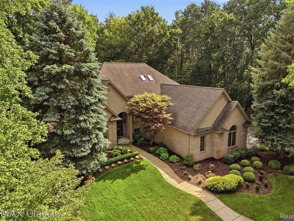 6015 Lynne Hollow Drive, Commerce Township, Mi 48382