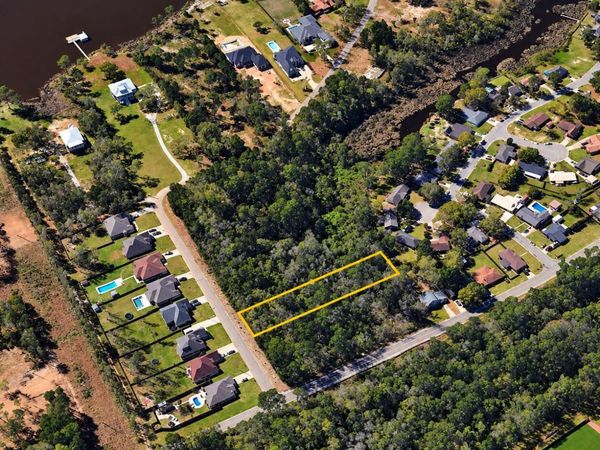 Wetzel Drive, Biloxi, MS 39532