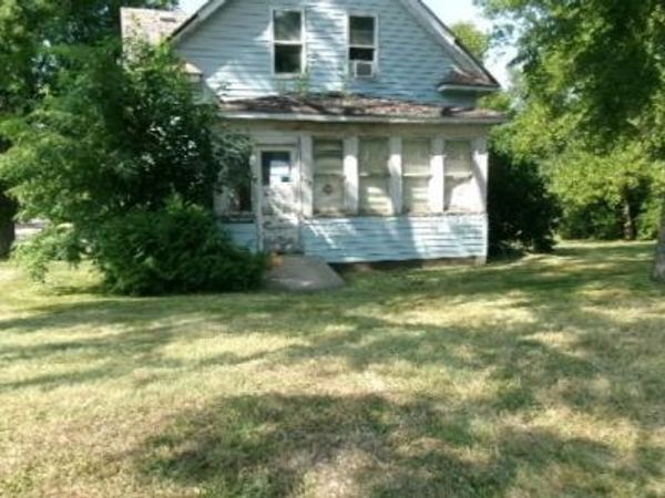 202 Elm Avenue SE, Renville, MN 56284
