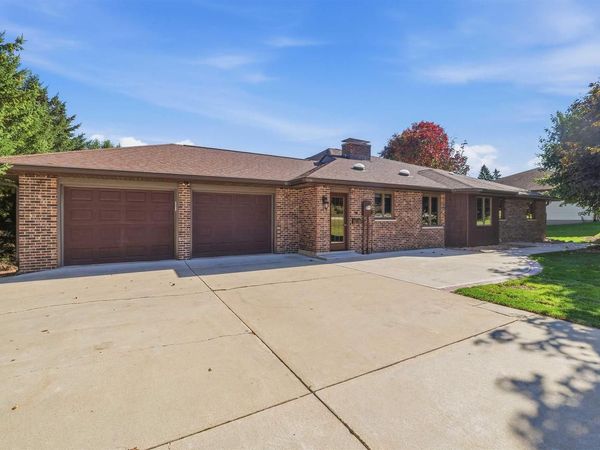 291 EVERGREEN ROAD, Mount Calvary, WI 53047