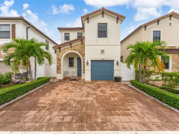 10964 W 35th Ln , Unit 10964, Hialeah, FL 33018