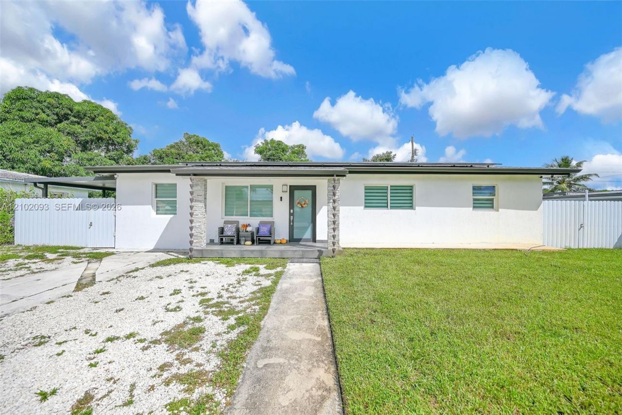 3211 NW 171st St, Miami Gardens, FL 33056 Photo