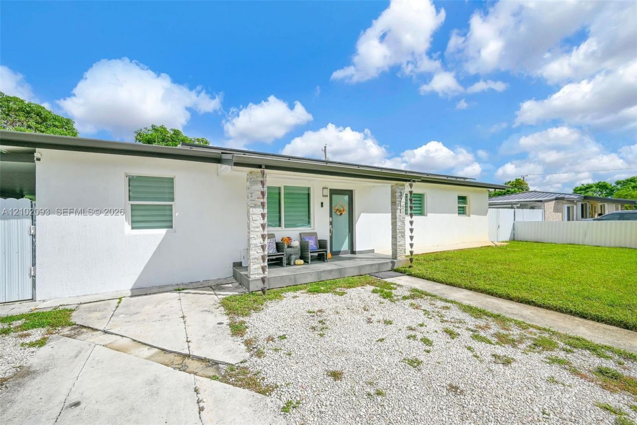 3211 NW 171st St, Miami Gardens, FL 33056 Photo
