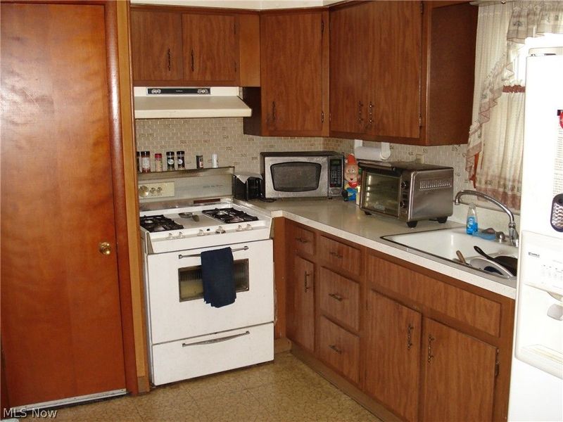 1339 E 343rd Street, Eastlake, OH 44095 Photo 13