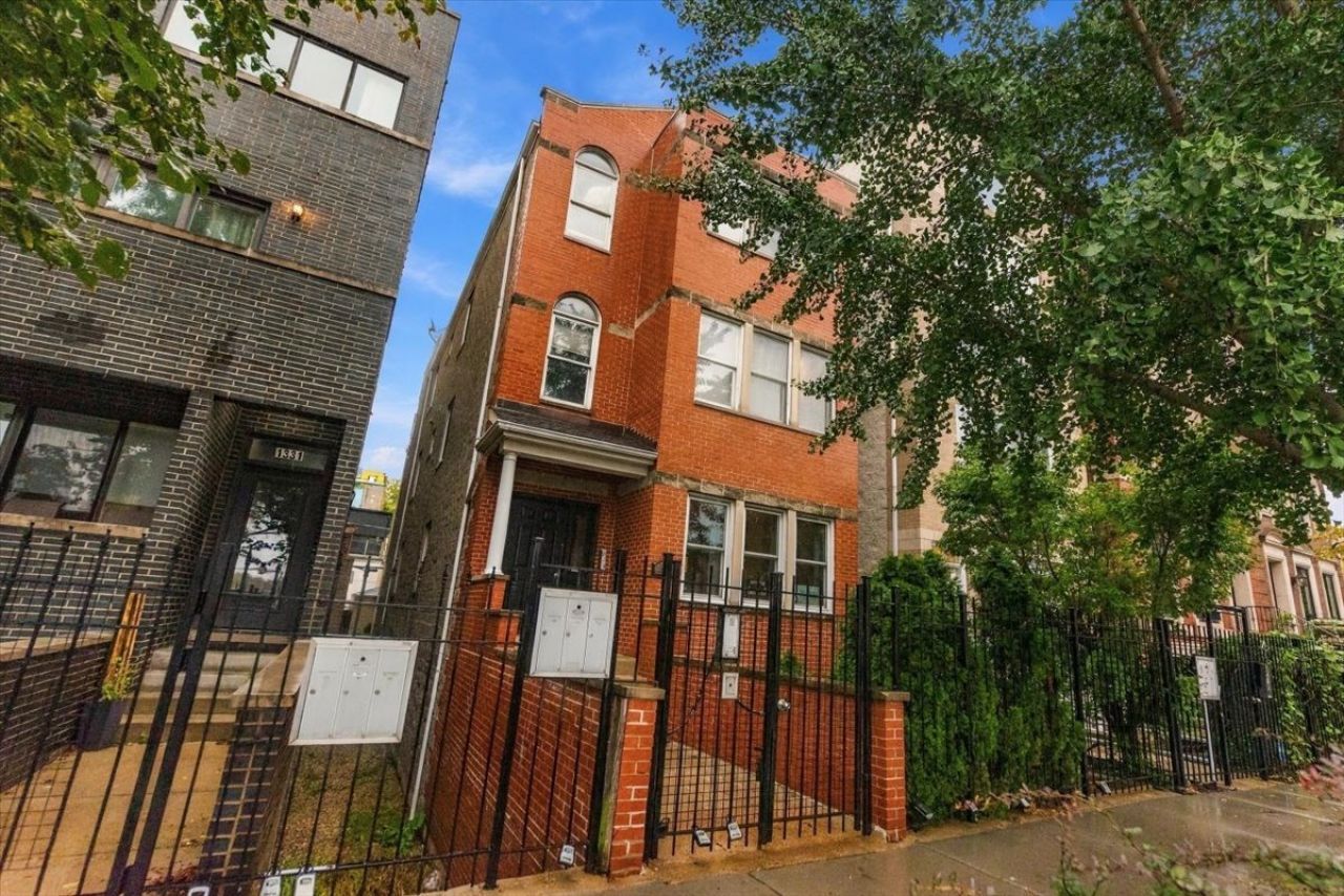 1329 N Mohawk Street, Unit 3, Chicago, IL 60610 Main Photo