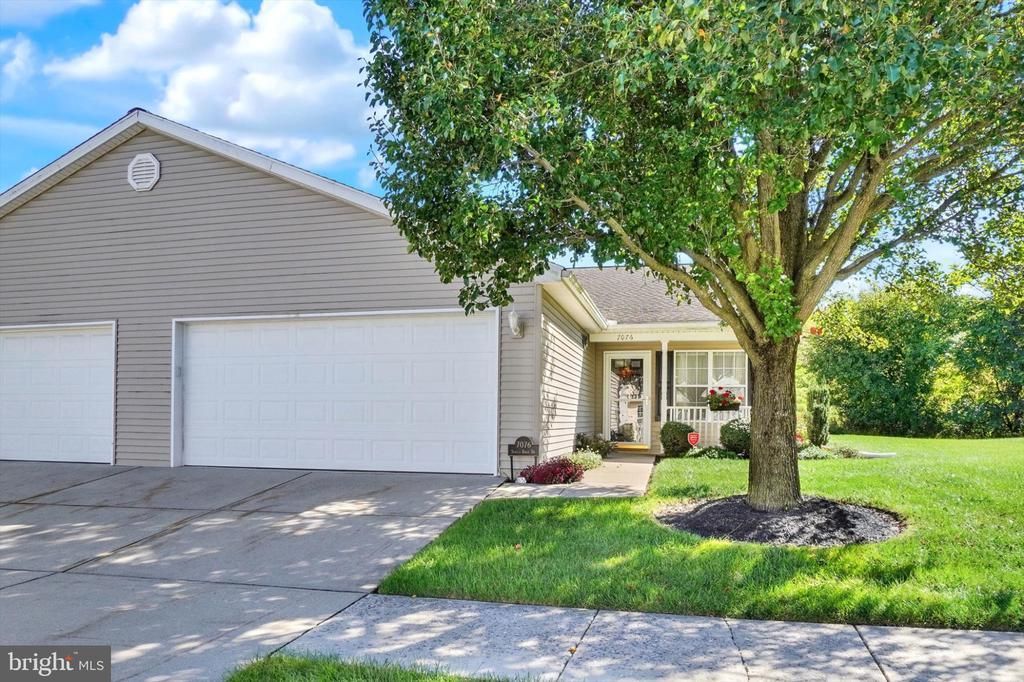 7076 Seneca Ridge Drive, York, PA 17403 Main Photo