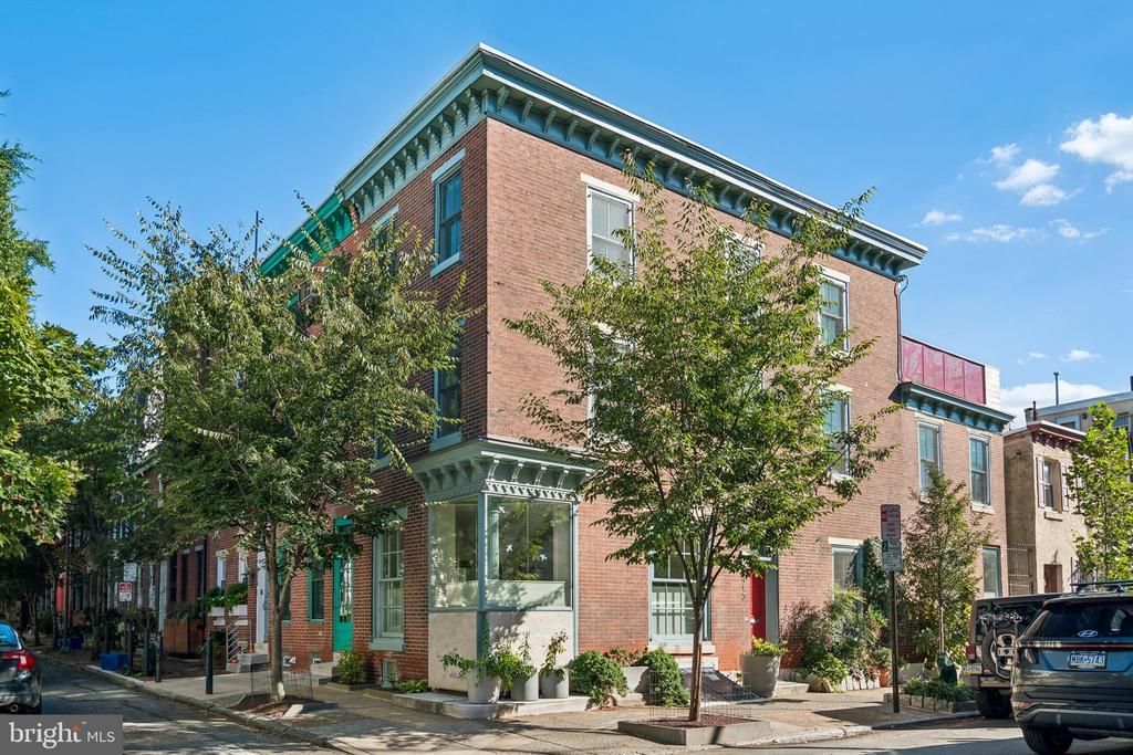 2324 Waverly Street, Philadelphia, PA 19146 Main Photo