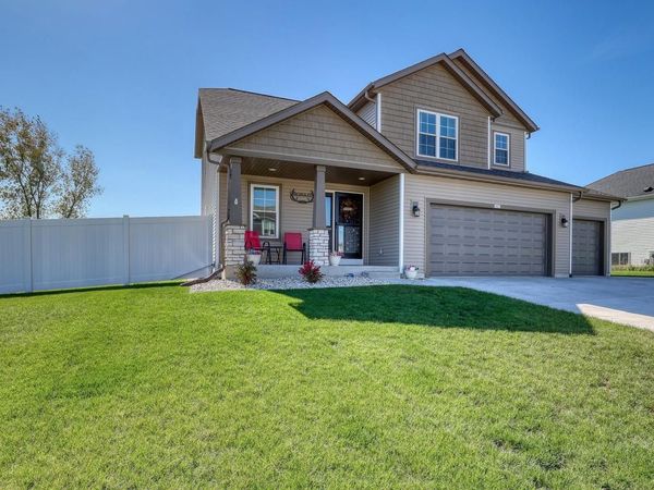 1421 Beacon DRIVE, Watertown, WI 53098