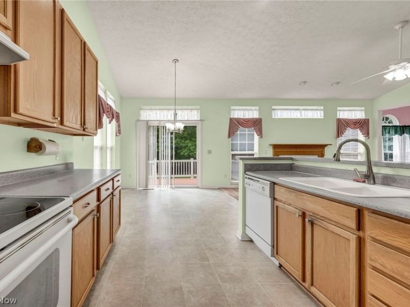 922 Rustic Court, Brunswick, OH 44212 Photo 14