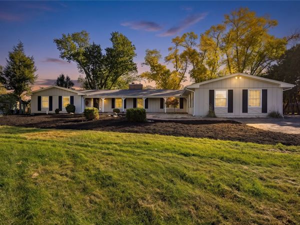 2915 Indian Hill Road SE, Cedar Rapids, IA 52403