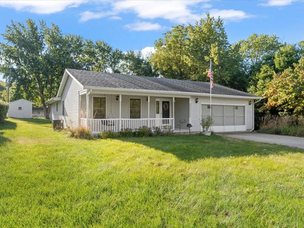 608 N Lake Of The Woods Road , Mahomet, IL 61853