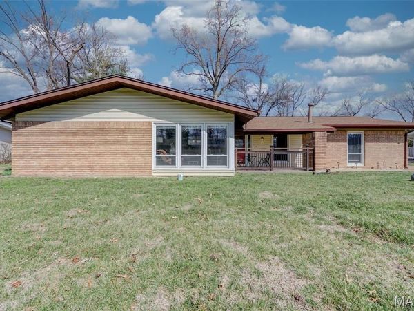 12543 Merrick Drive , St Louis, MO 63146