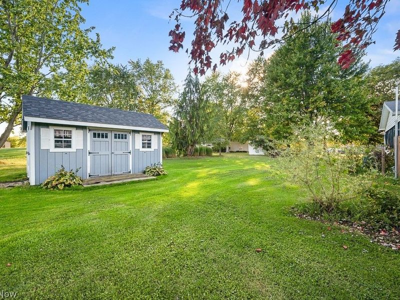 5668 Old Orchard Drive, Geneva, OH 44041 Photo 2