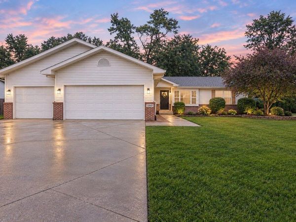 2340 Cedar Creek Circle , Portage, IN 46368