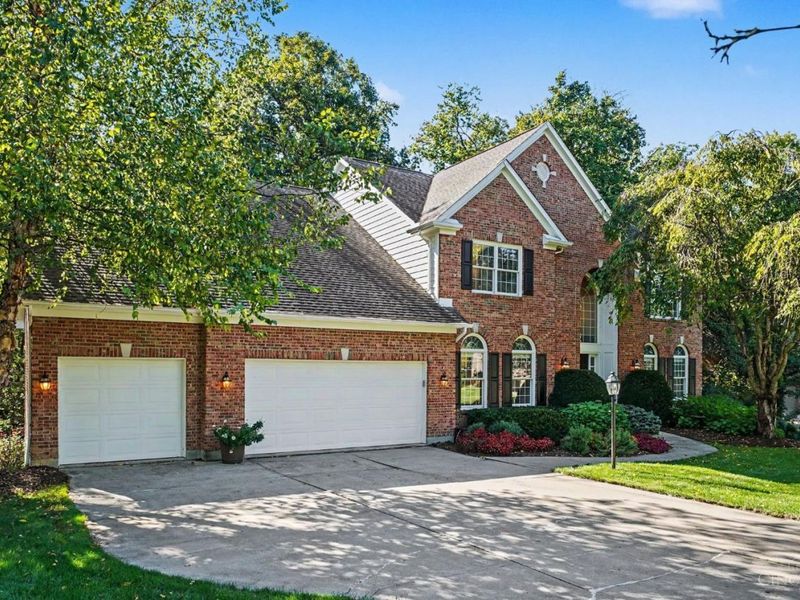 1211 Ridgewood Drive, Miami Township, OH 45140 Photo 2